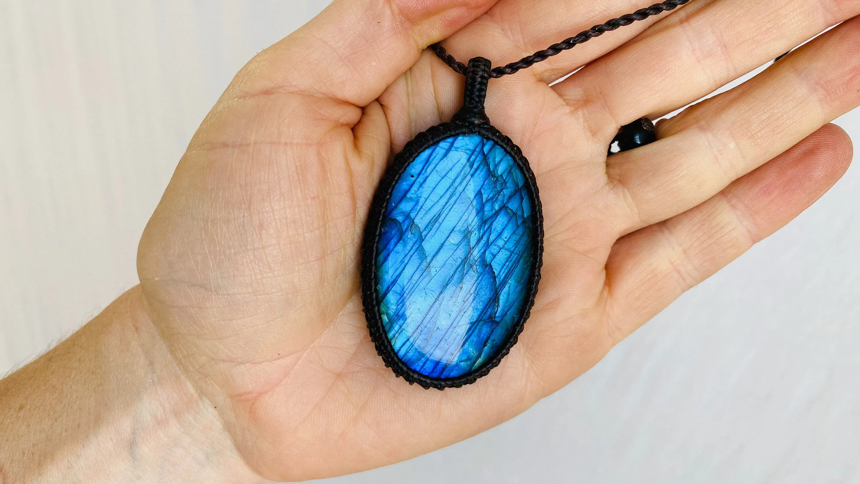 Labradorite Pendant Necklace. 0204
