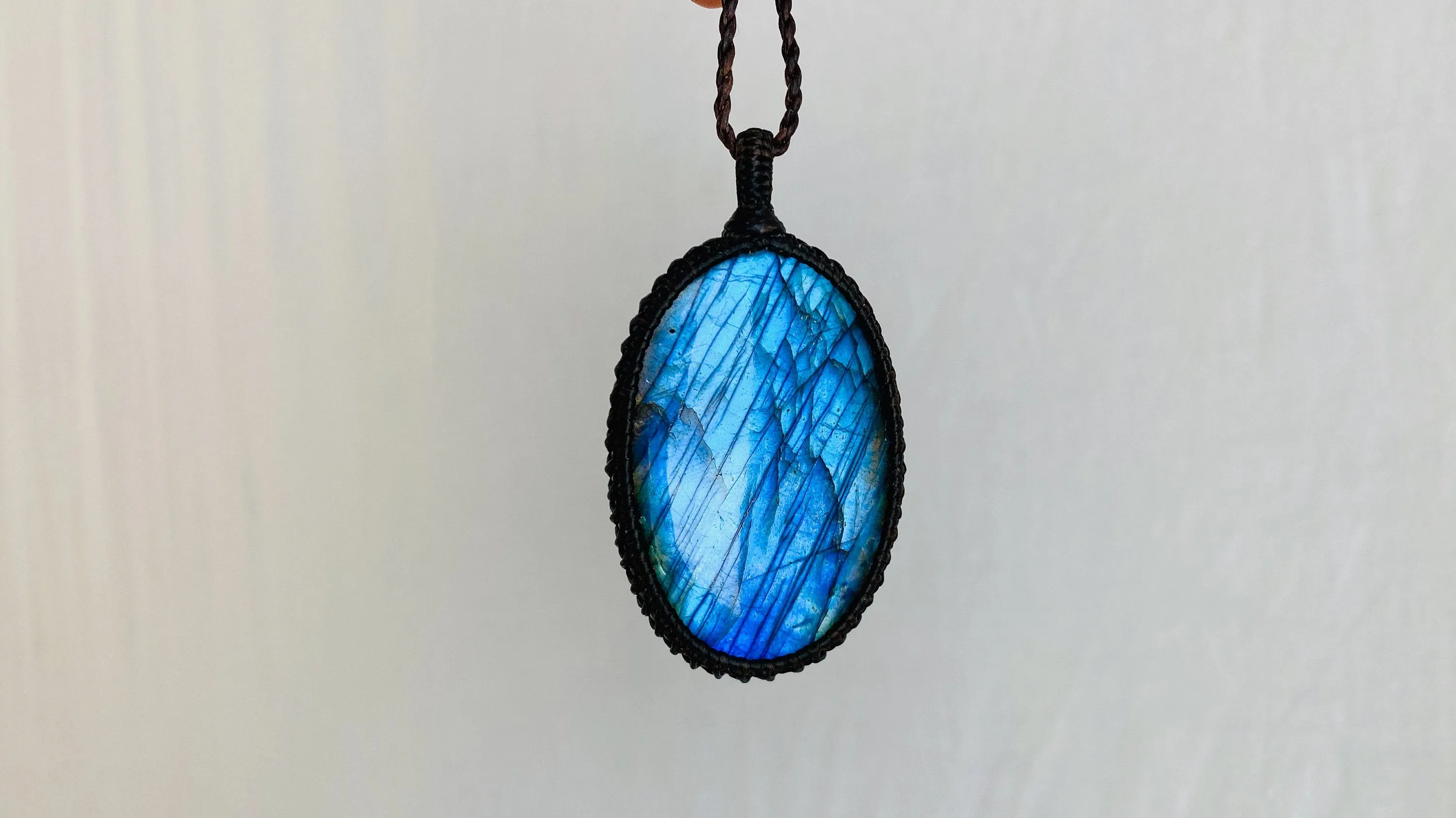Labradorite Pendant Necklace. 0204