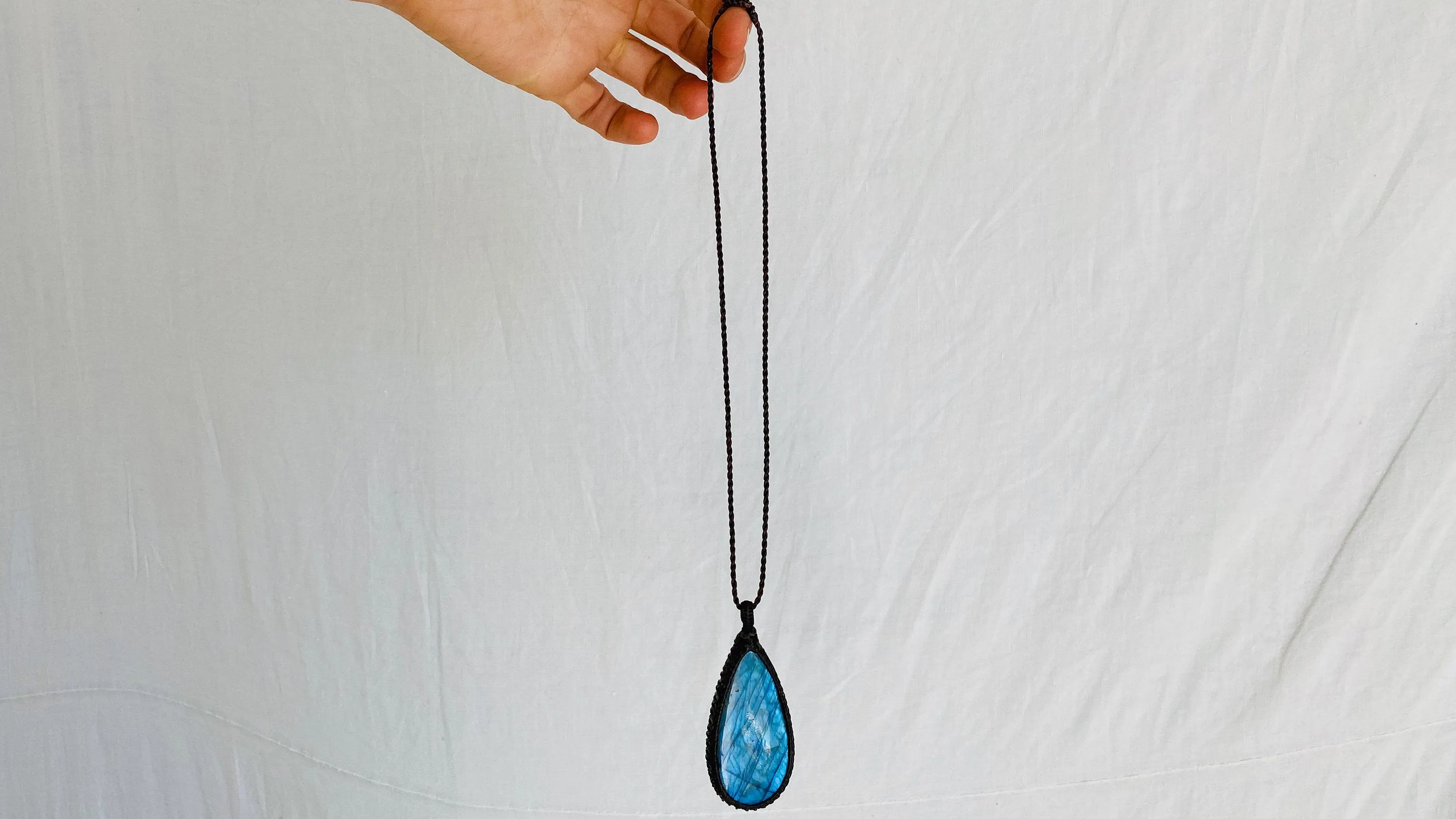 Labradorite Pendant Necklace.